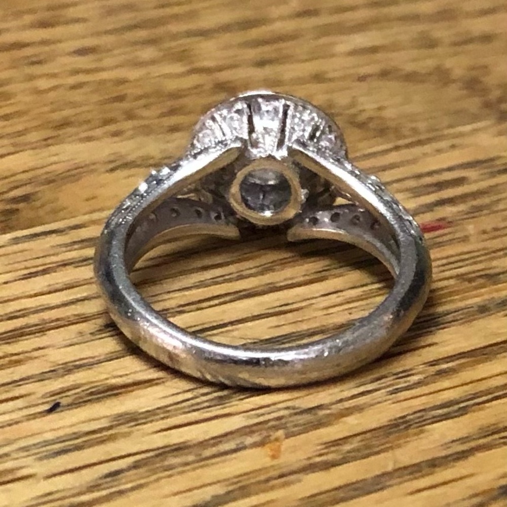 Platinum Diamond Ring 1.51cts total. Center Diamond is .89ct - Picture 7 of 11